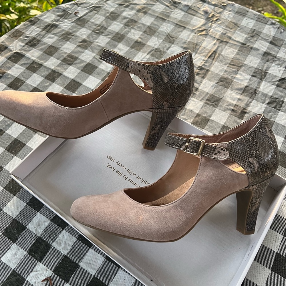 Brand new, never worn, sexy Giani Bernini real suede & faux python 3 inch heel.